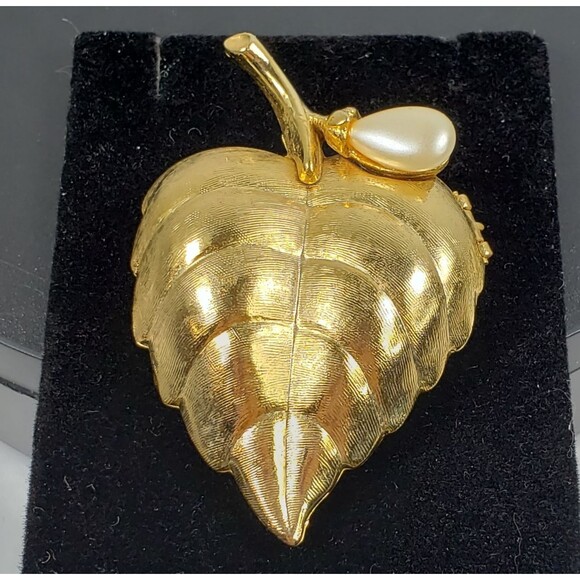 Avon Jewelry - Vintage 1960s AVON Goldtone Faux Pearl On Leaf Creme Perfume Brooch (No Perfume)